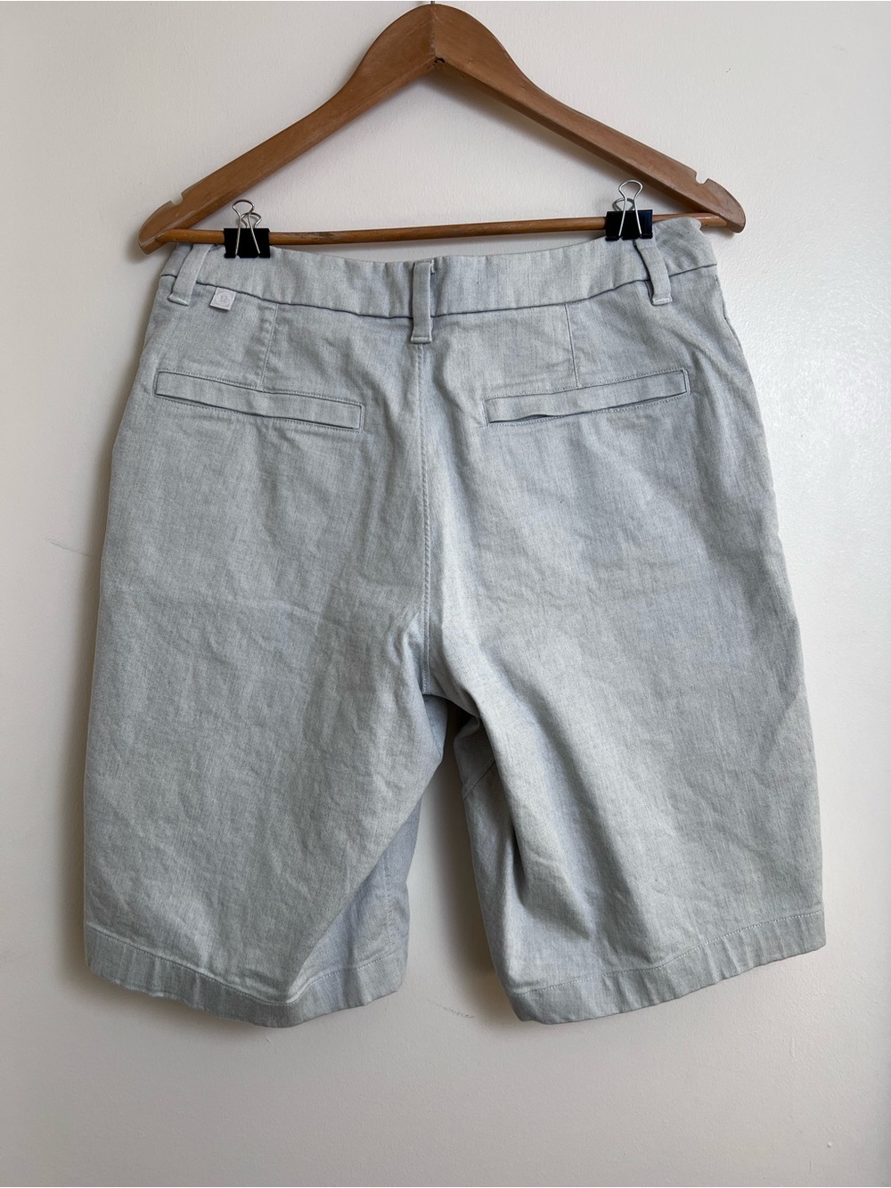 Lululemon Men’s Light Gray Chino Shorts Golf Casual Zipper Pocket - Picture 2 of 7